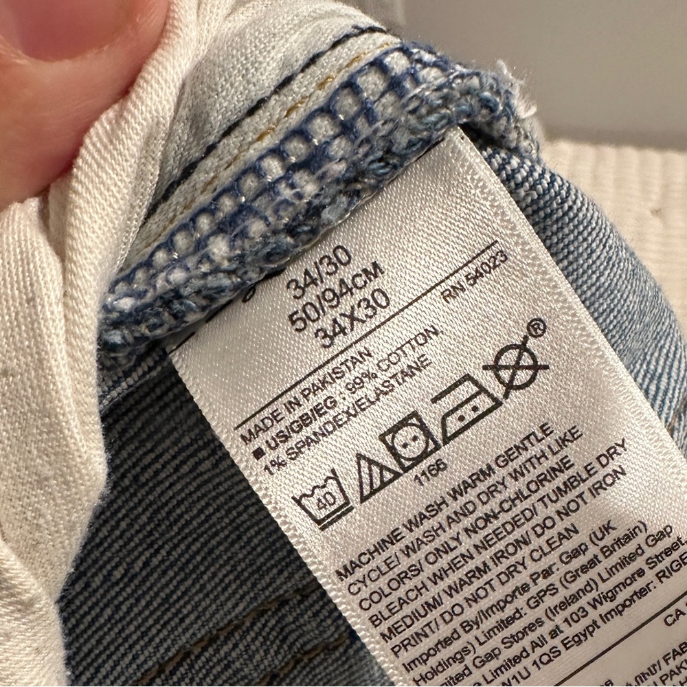 Men’s Gap Denim Jeans - light wash, EUC! - Picture 2 of 2
